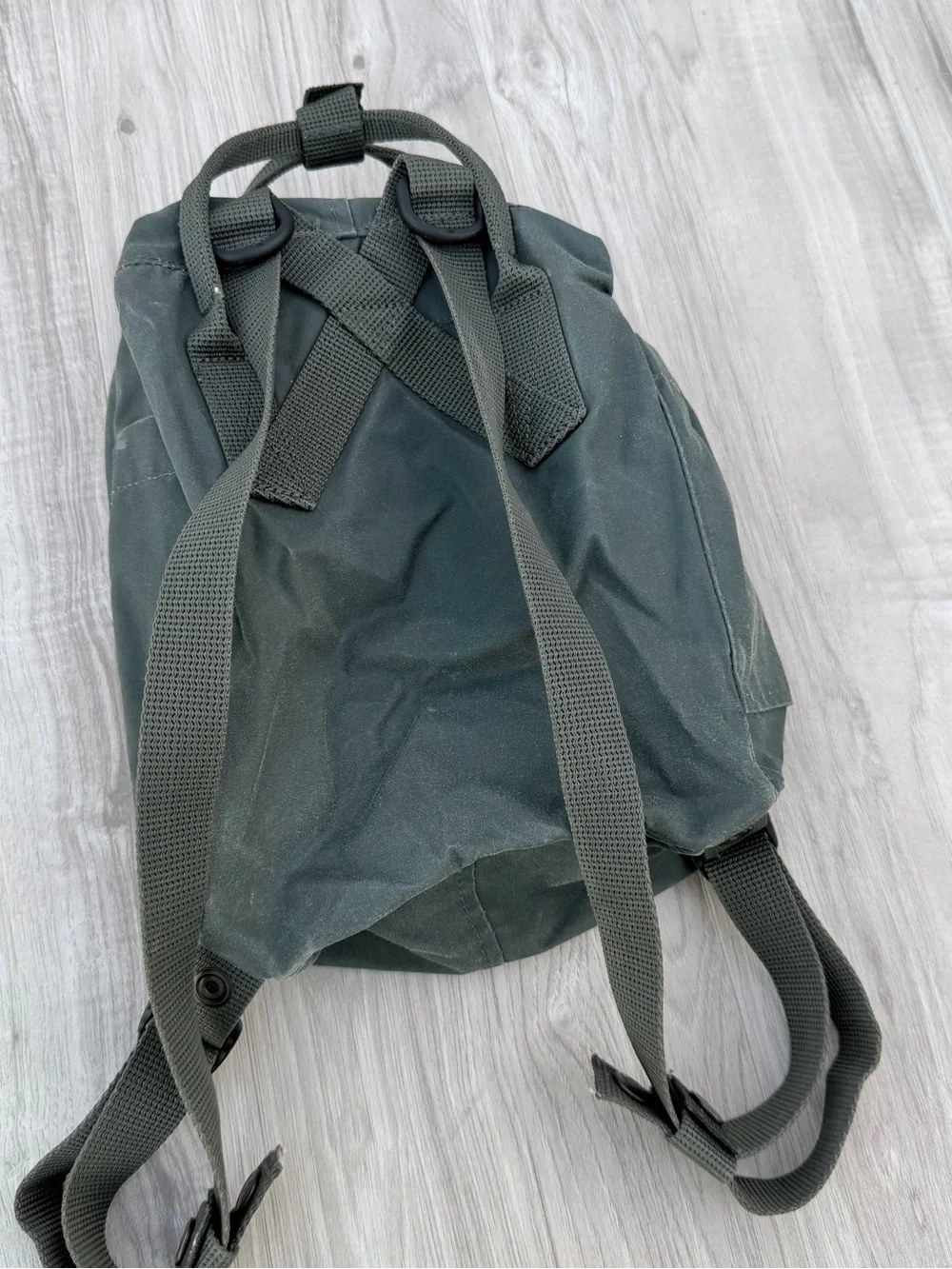 Fjällräven Kånken Mini Backpack in Forest Green